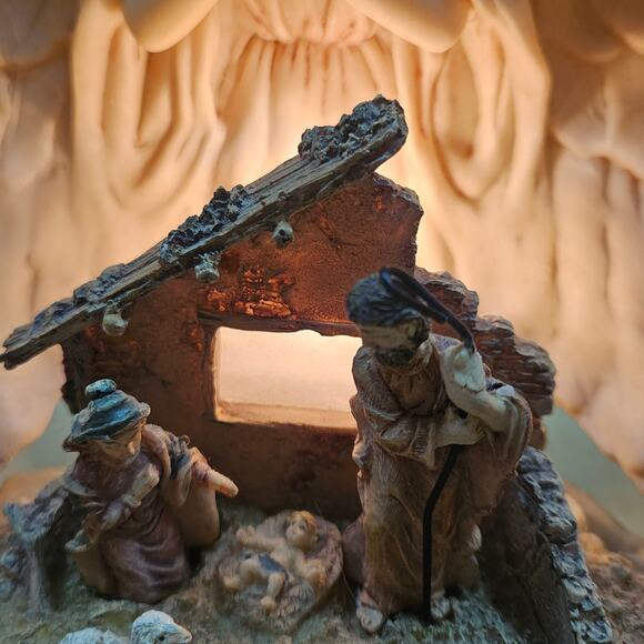 Vintage7.5" Sculptured Nightlight Angel Over Nativity Scene Electric Light READ - Picture 2 of 9